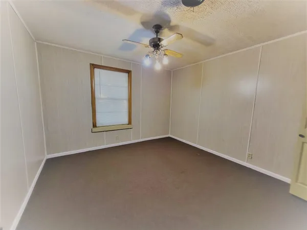 $137,900 | 318 North Pacific Street, Oxford, KS 67119