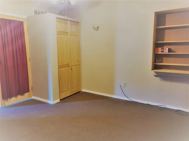 $137,900 | 318 North Pacific Street, Oxford, KS 67119