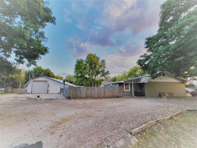 $137,900 | 318 North Pacific Street, Oxford, KS 67119