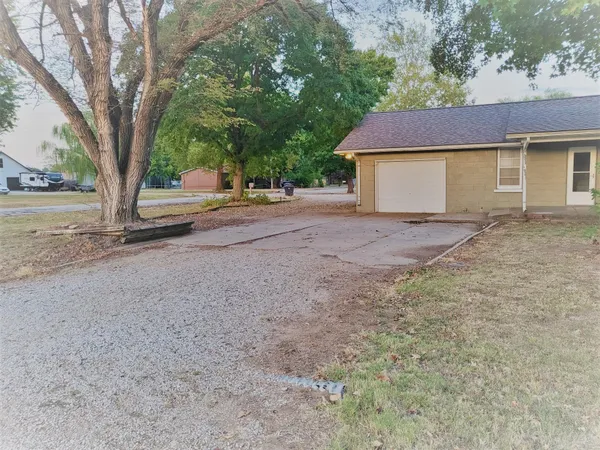 $137,900 | 318 North Pacific Street, Oxford, KS 67119