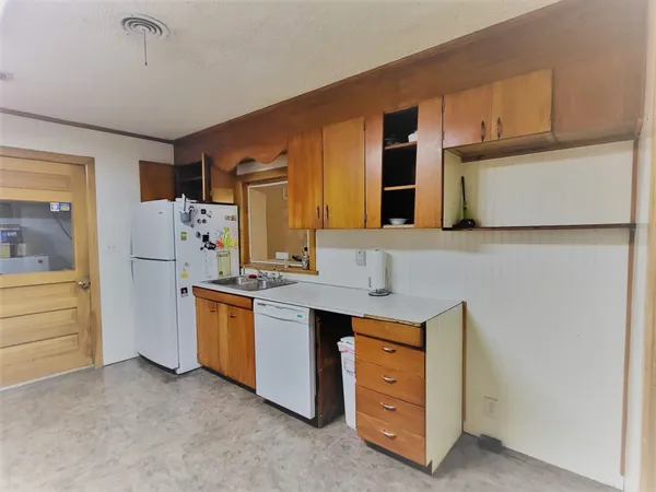 $137,900 | 318 North Pacific Street, Oxford, KS 67119