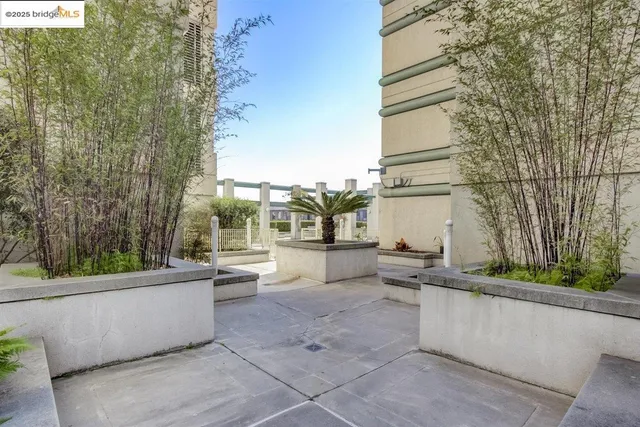 $338,000 | 989 Webster Street, Unit 450, Oakland, CA 94607