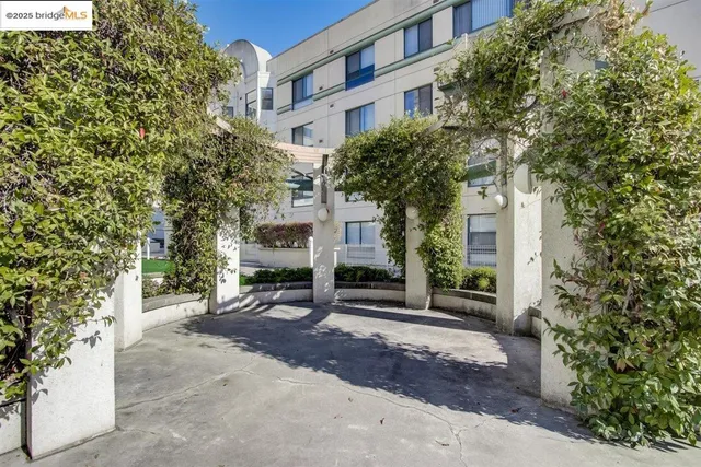$338,000 | 989 Webster Street, Unit 450, Oakland, CA 94607