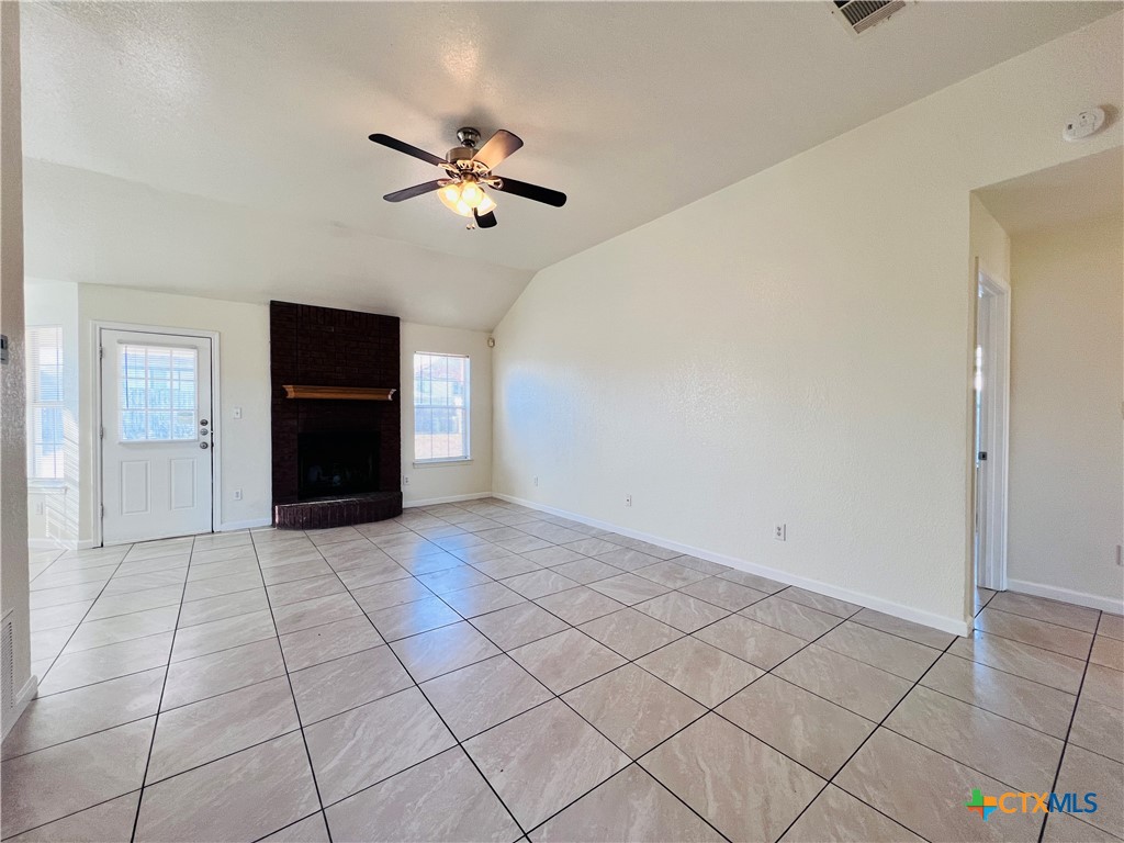 1704 Boydstun Loop Killeen, TX 76542 - Photo 3 of 11 a view of empty room with closet