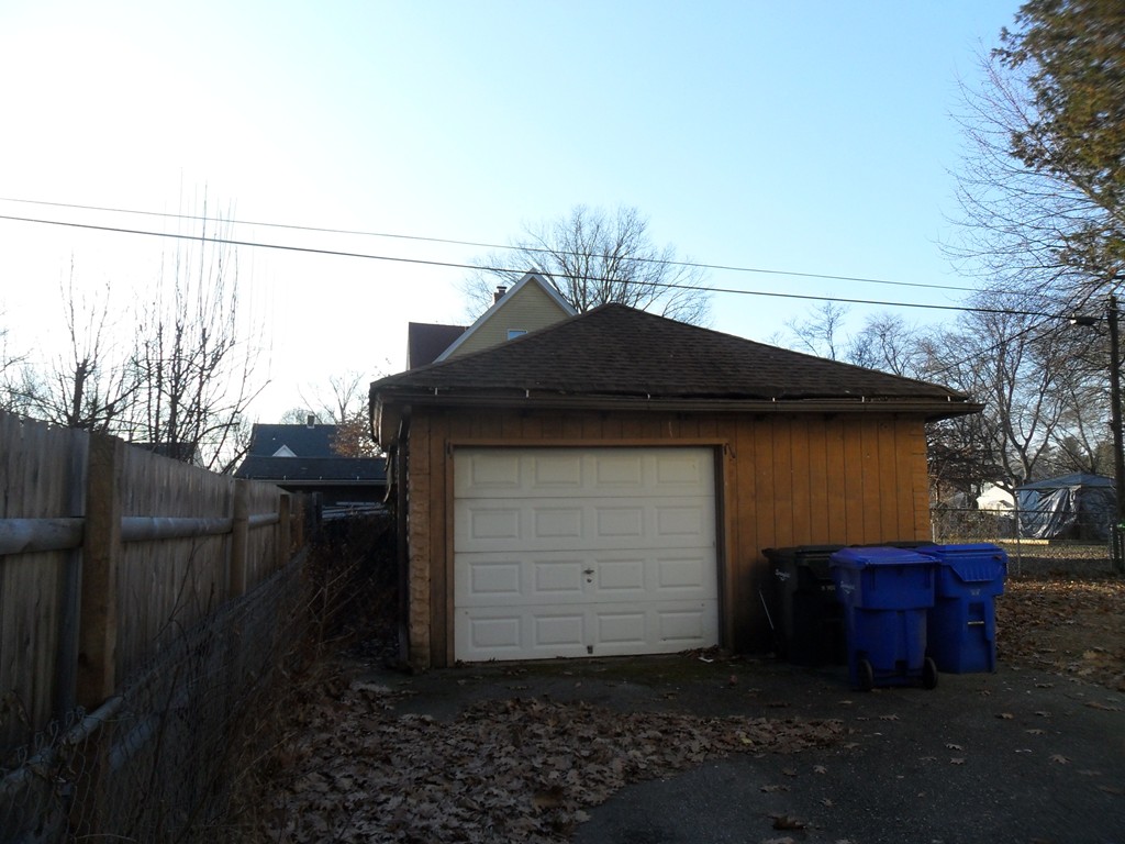 87-89 Abbe Avenue Springfield, MA 01107 - Photo 2 of 19