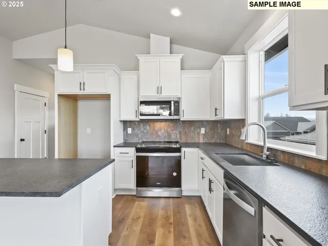 $596,500 | 657 Northeast Saling Drive West, Unit 95, Estacada, OR 97023