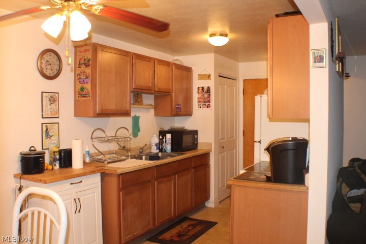 5378 Lee Road, Unit 25 Maple Heights, OH 44137 - Photo 6 of 14 Kitchen