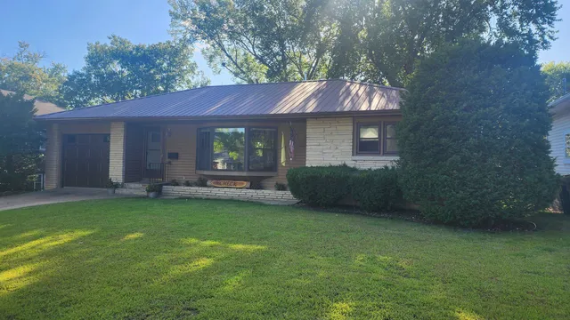 $274,900 | 791 South Beaumont Road, Prairie du Chien, WI 53821