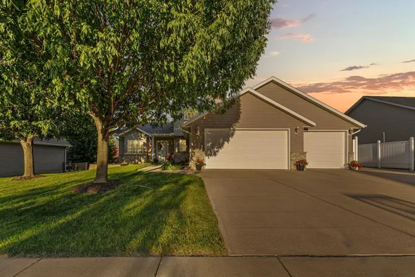 $465,000 | 1205 Amber Lane, Faribault, MN 55021