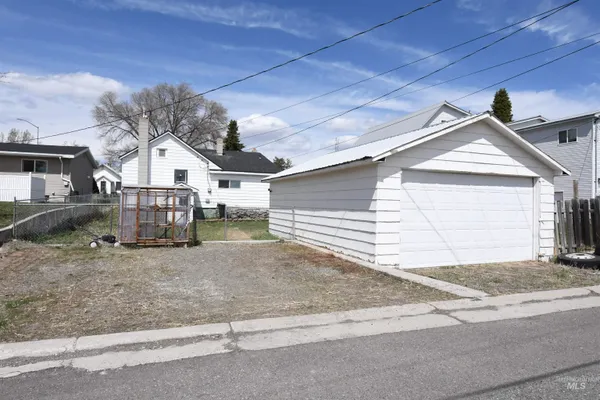 $295,000 | 238 West Main Street, St. Anthony, ID 83445