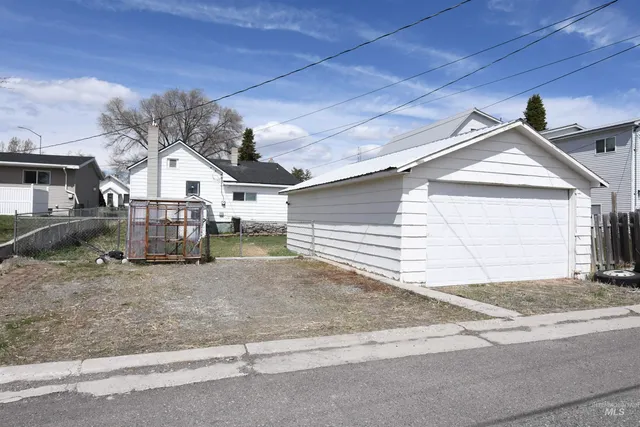$295,000 | 238 West Main Street, St. Anthony, ID 83445