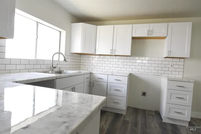 $295,000 | 238 West Main Street, St. Anthony, ID 83445