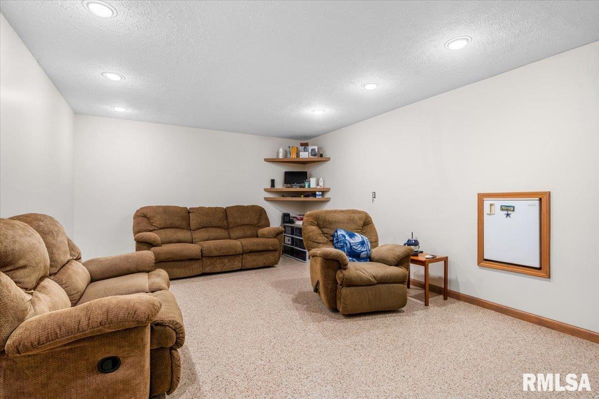 8033 Wilson Terrace Springfield, IL 62712 - Photo 31 of 40