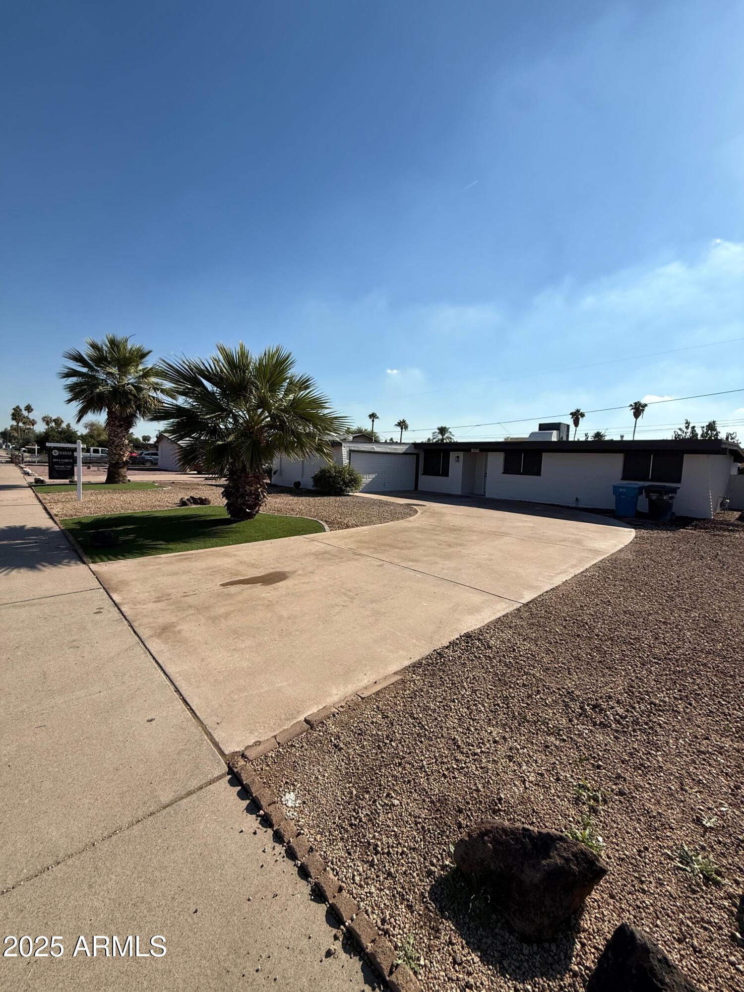 3619 West Griswold Road Phoenix, AZ 85051 - Photo 3 of 45 thumbnail_0e6ae167-fd1b-4701-9646-af2779