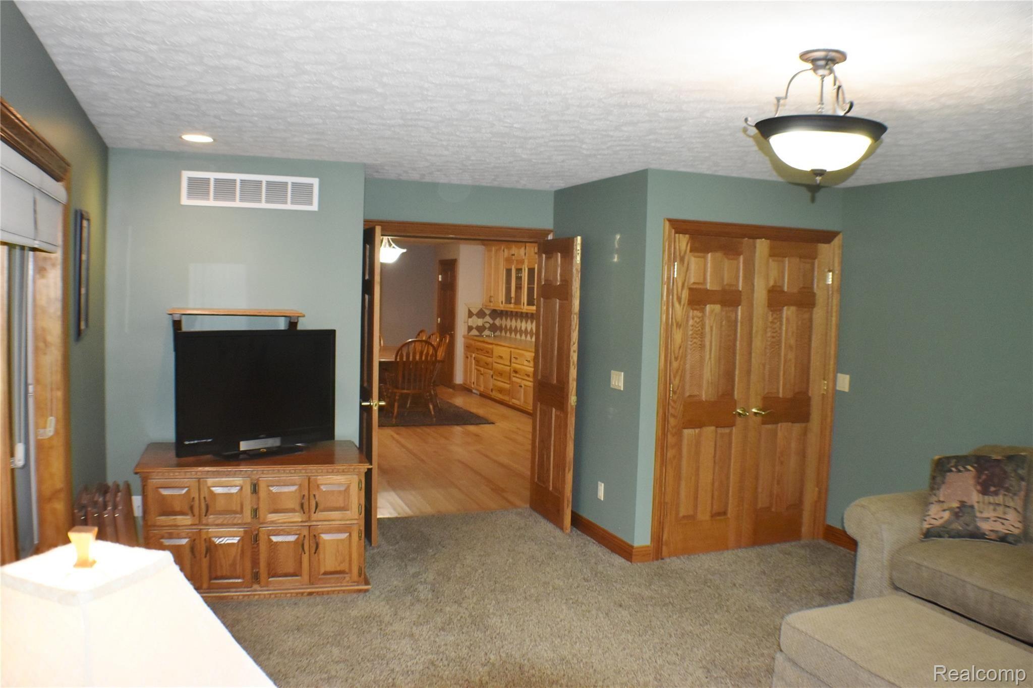 6441 North Nicholson Road Fowlerville, MI 48836 - Photo 12 of 44 DSC_0003.JPG