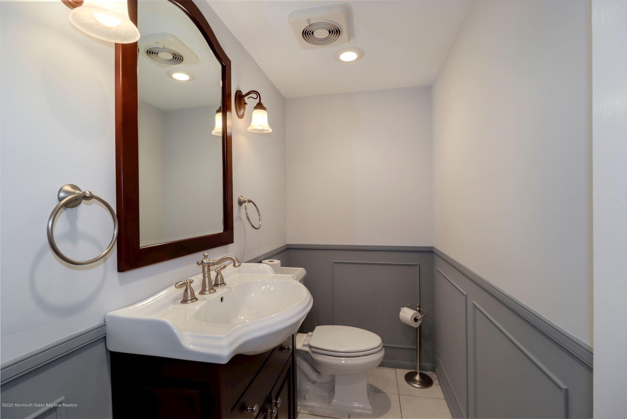 22 Collingwood Road Marlboro, NJ 07746 - Photo 11 of 37 009_22_Collingwood_Rd_314419_586556