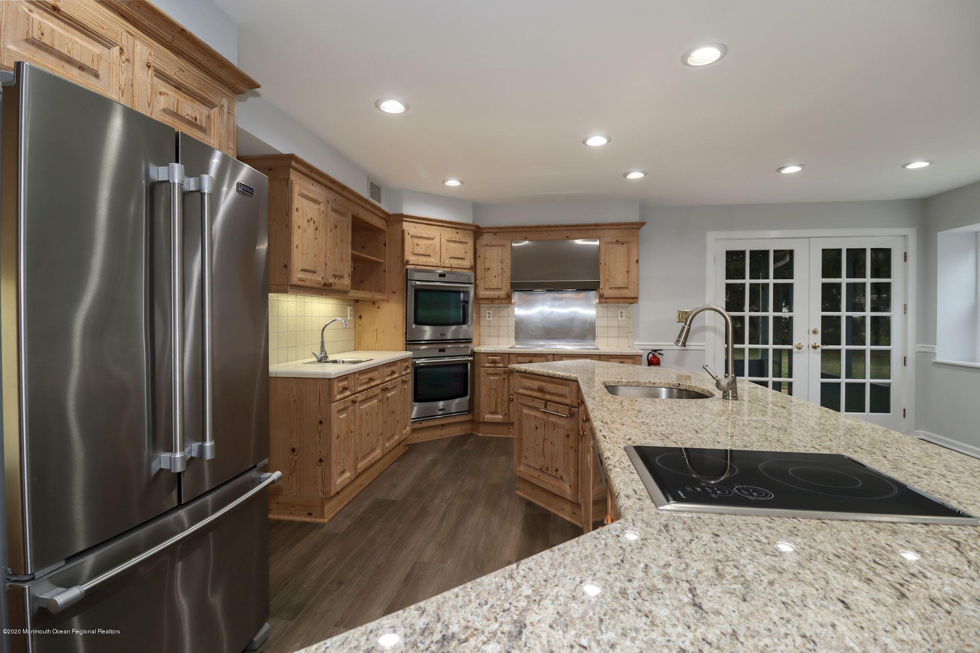 22 Collingwood Road Marlboro, NJ 07746 - Photo 15 of 37 013_22_Collingwood_Rd_314419_586556