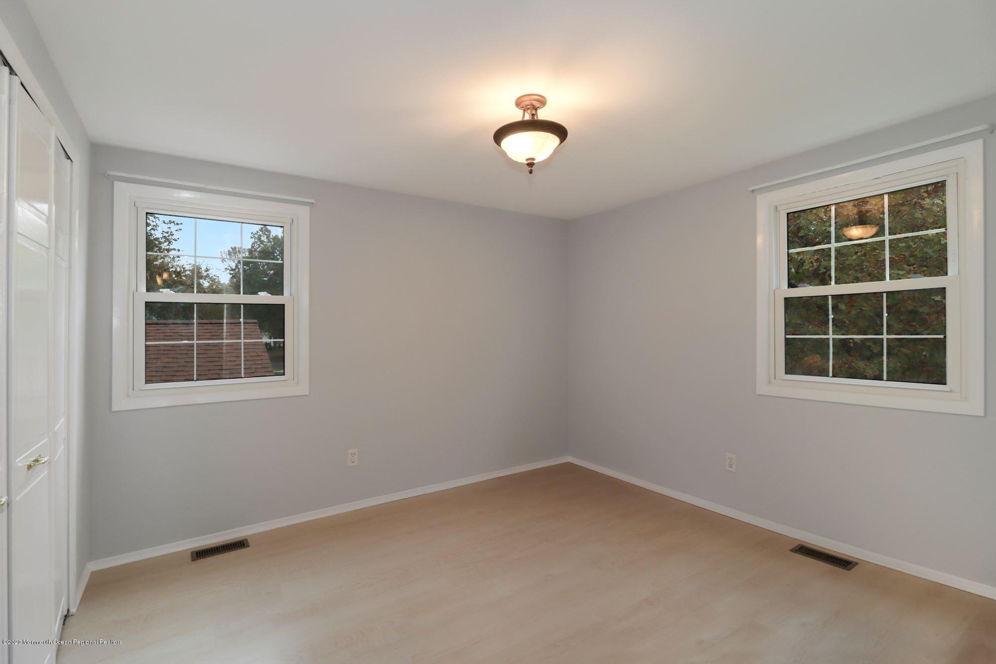 22 Collingwood Road Marlboro, NJ 07746 - Photo 24 of 37 021_22_Collingwood_Rd_314419_586556