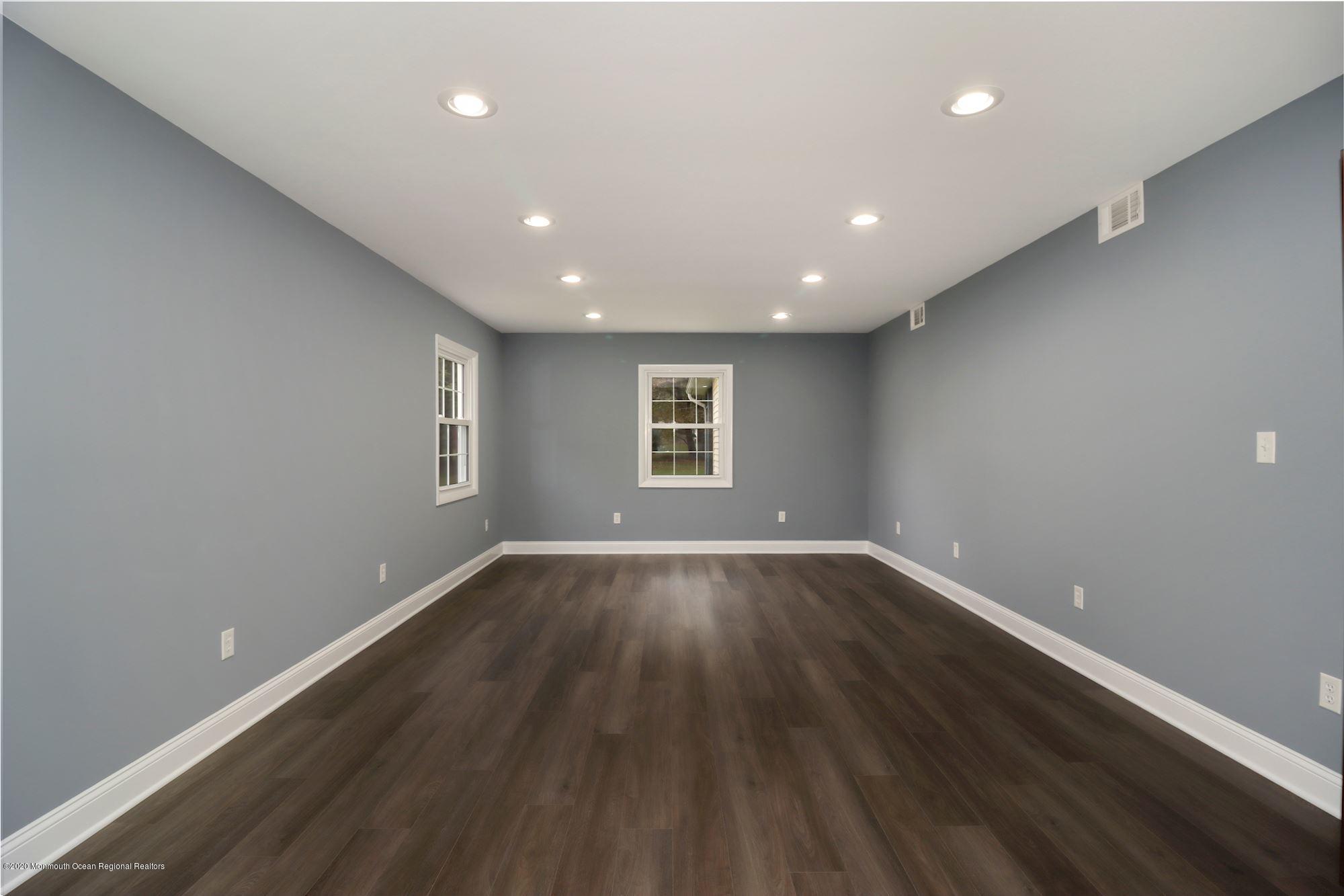 22 Collingwood Road Marlboro, NJ 07746 - Photo 4 of 37 004_22_Collingwood_Rd_314419_586556