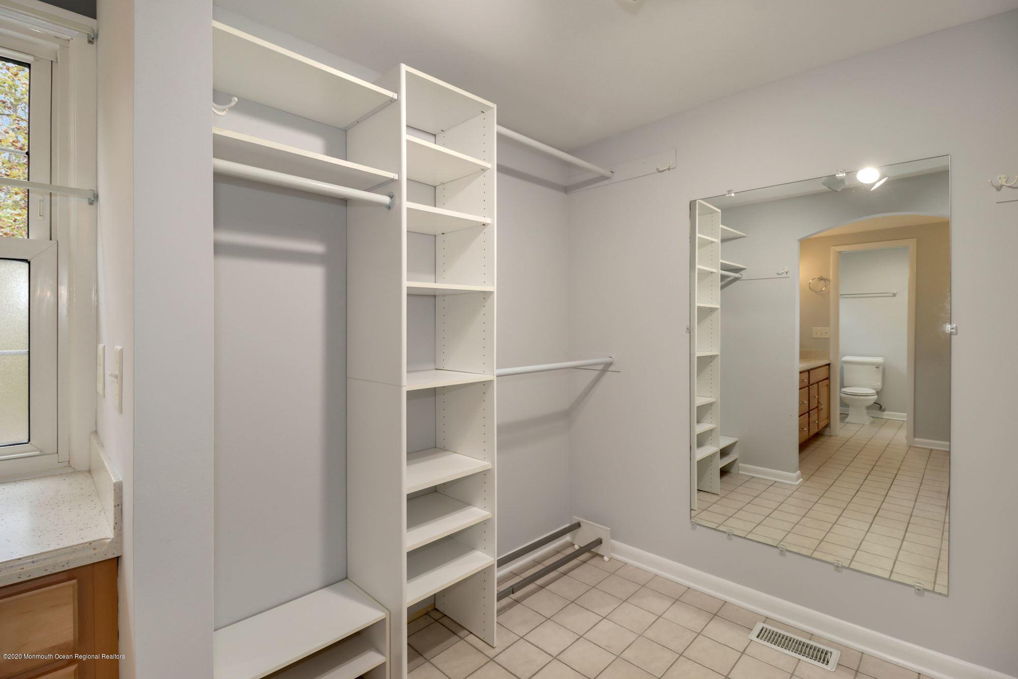 22 Collingwood Road Marlboro, NJ 07746 - Photo 32 of 37 029_22_Collingwood_Rd_314419_586556