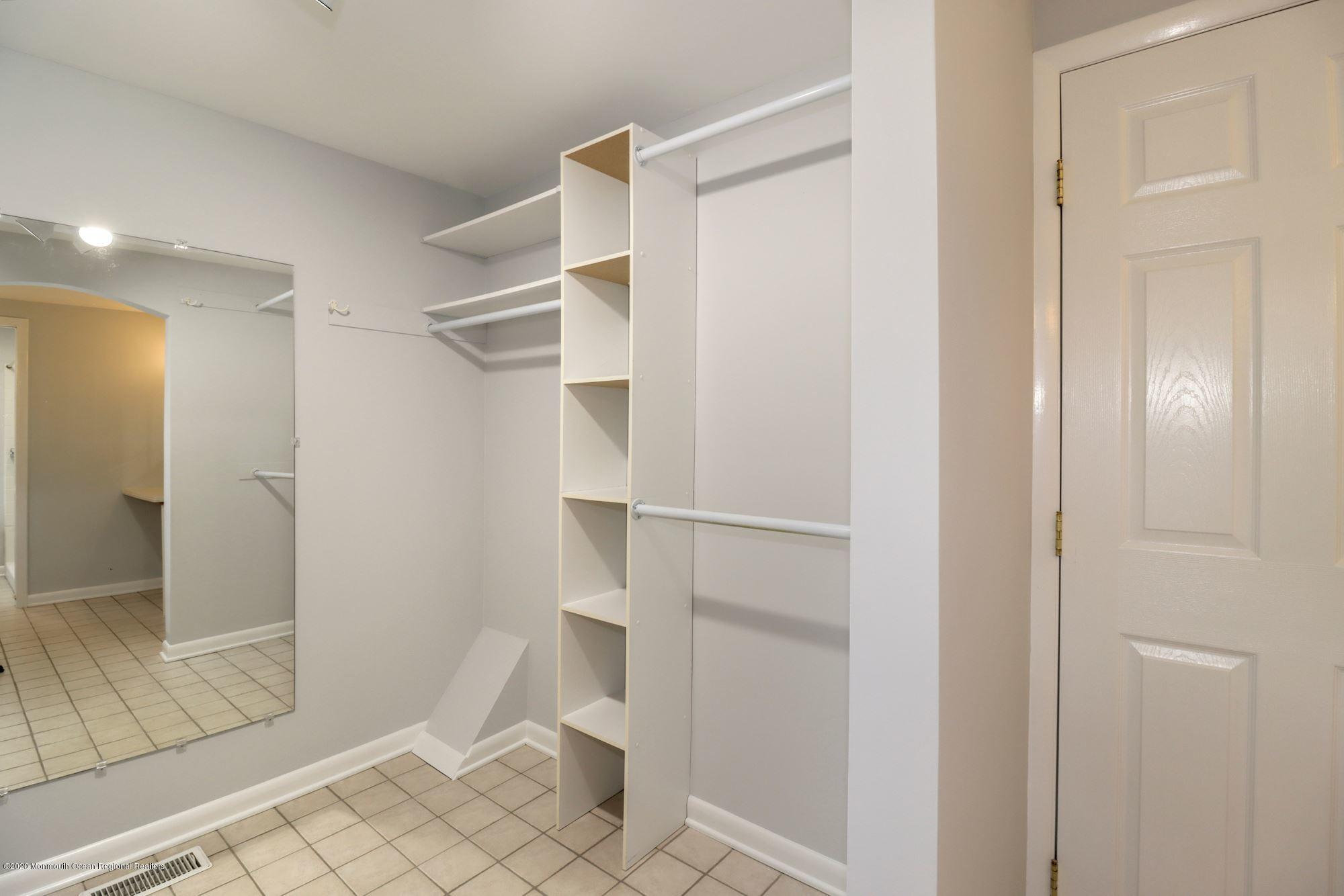 22 Collingwood Road Marlboro, NJ 07746 - Photo 33 of 37 030_22_Collingwood_Rd_314419_586556