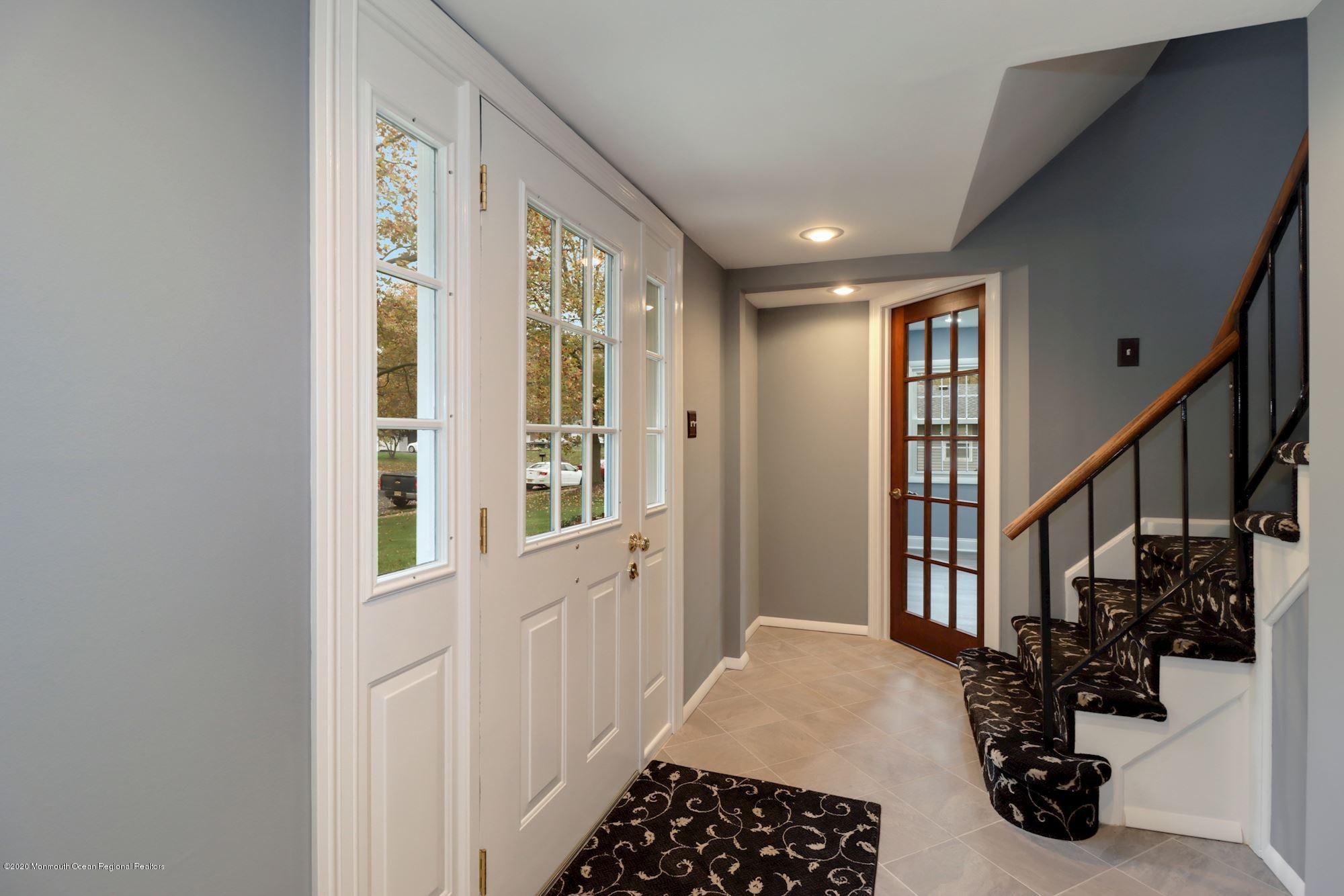 22 Collingwood Road Marlboro, NJ 07746 - Photo 7 of 37 006_22_Collingwood_Rd_314419_586556