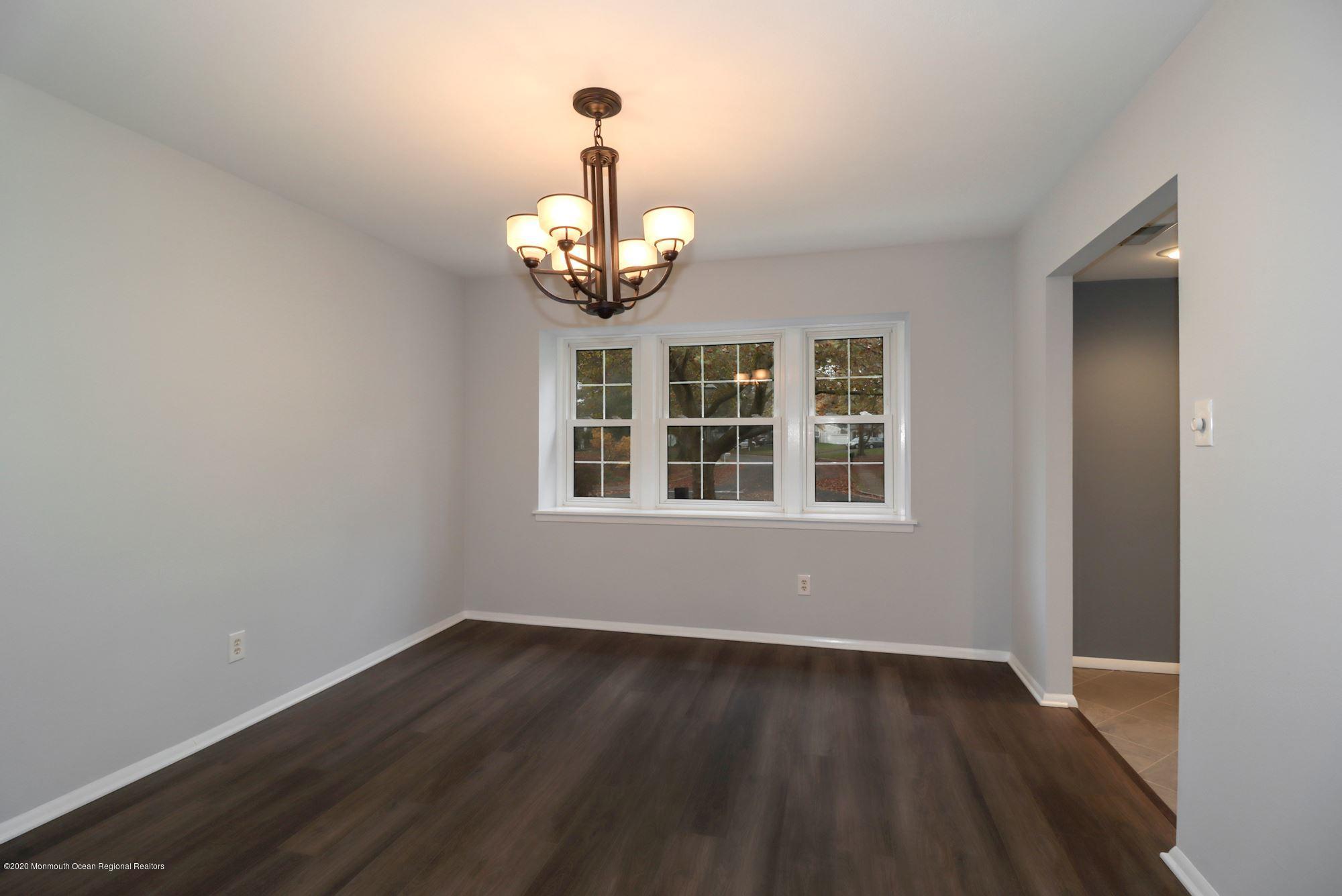 22 Collingwood Road Marlboro, NJ 07746 - Photo 8 of 37 007_22_Collingwood_Rd_314419_586556