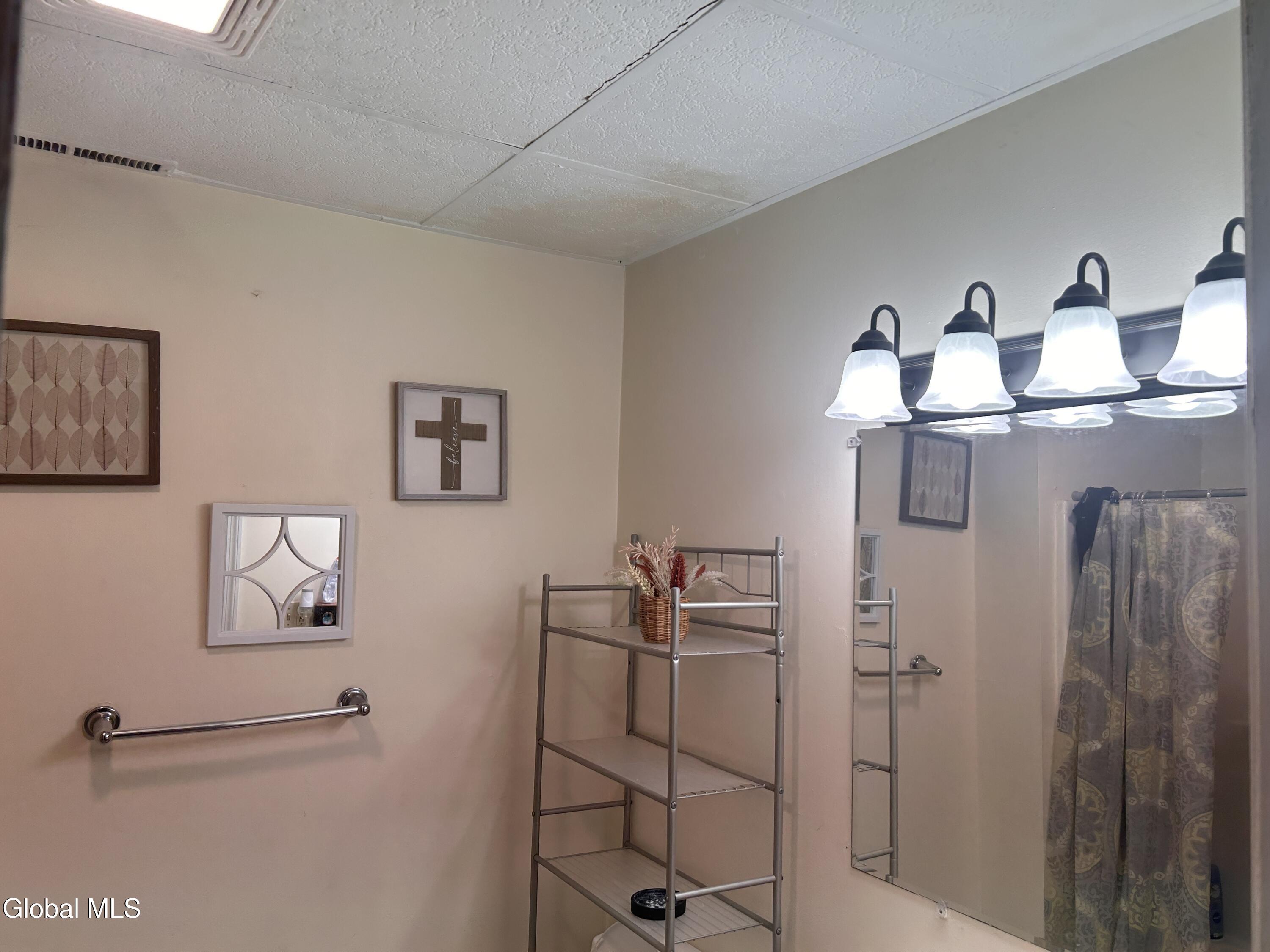 2332 Turner Avenue Schenectady, NY 12306 - Photo 11 of 41 IMG_2852