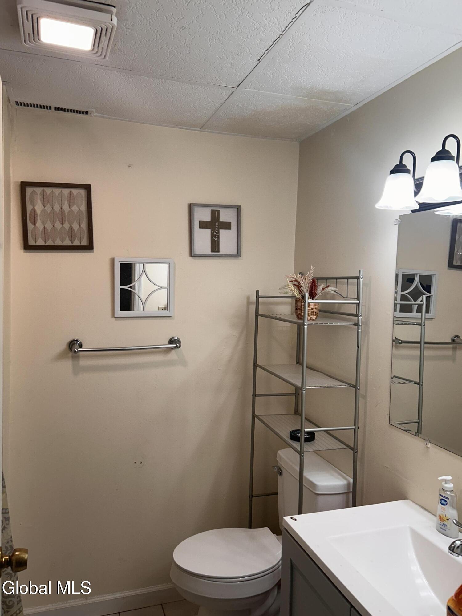 2332 Turner Avenue Schenectady, NY 12306 - Photo 12 of 41 IMG_2853