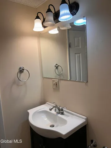 $262,000 | 2332 Turner Avenue, Schenectady, NY 12306