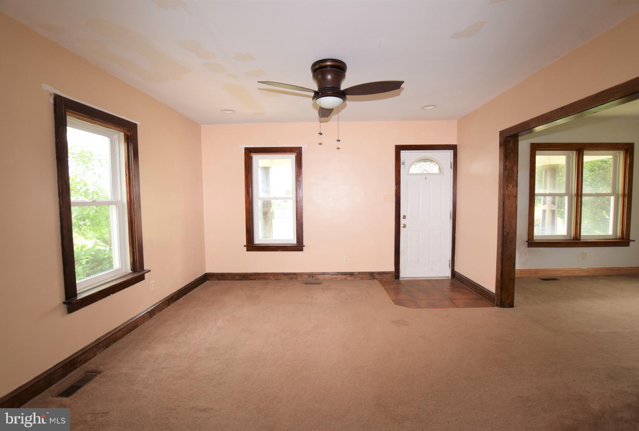 4144 Upper Beckleysville Road Hampstead, MD 21074 - Photo 5 of 29 Living Room