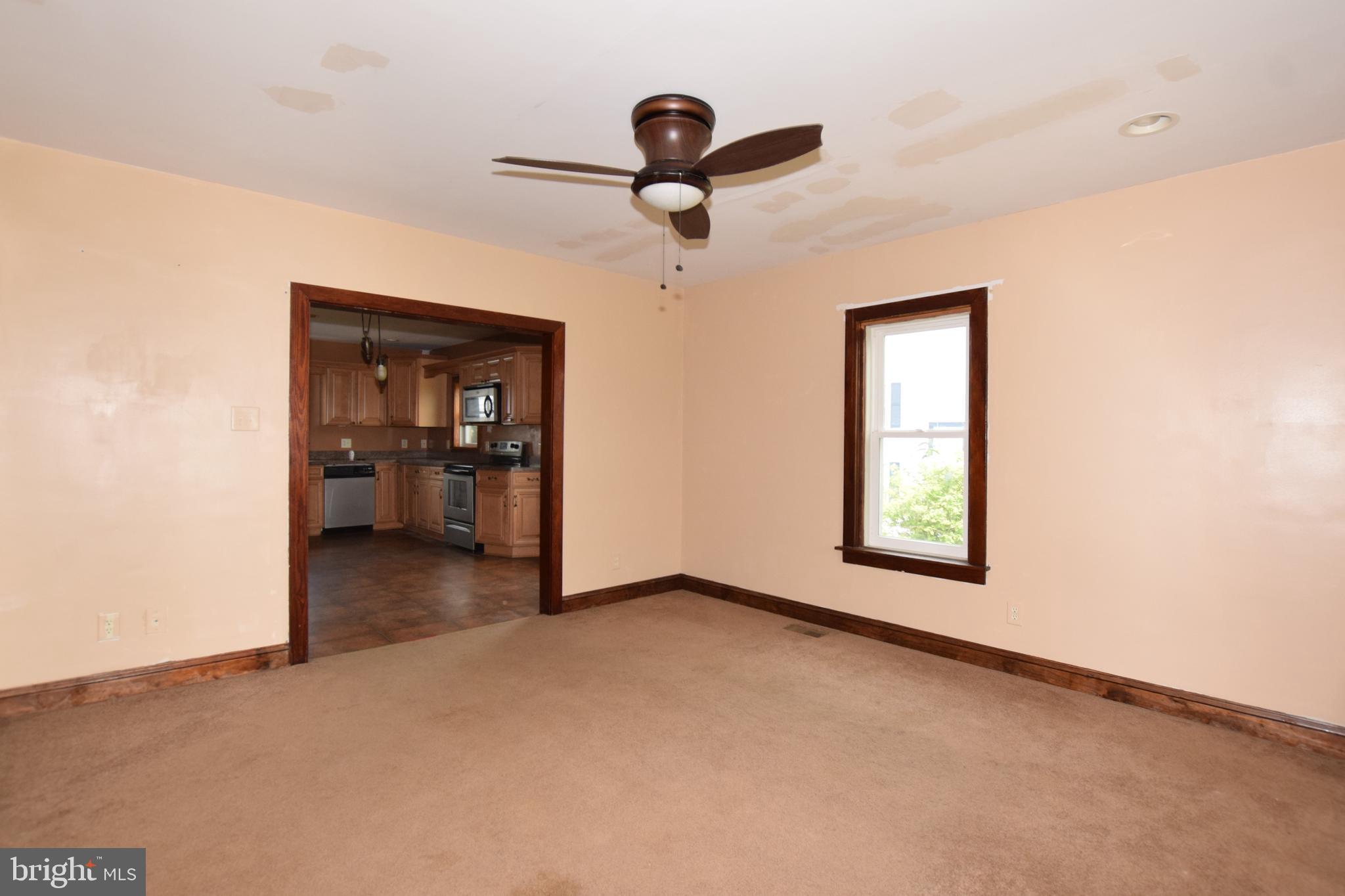 4144 Upper Beckleysville Road Hampstead, MD 21074 - Photo 6 of 29 Living Room