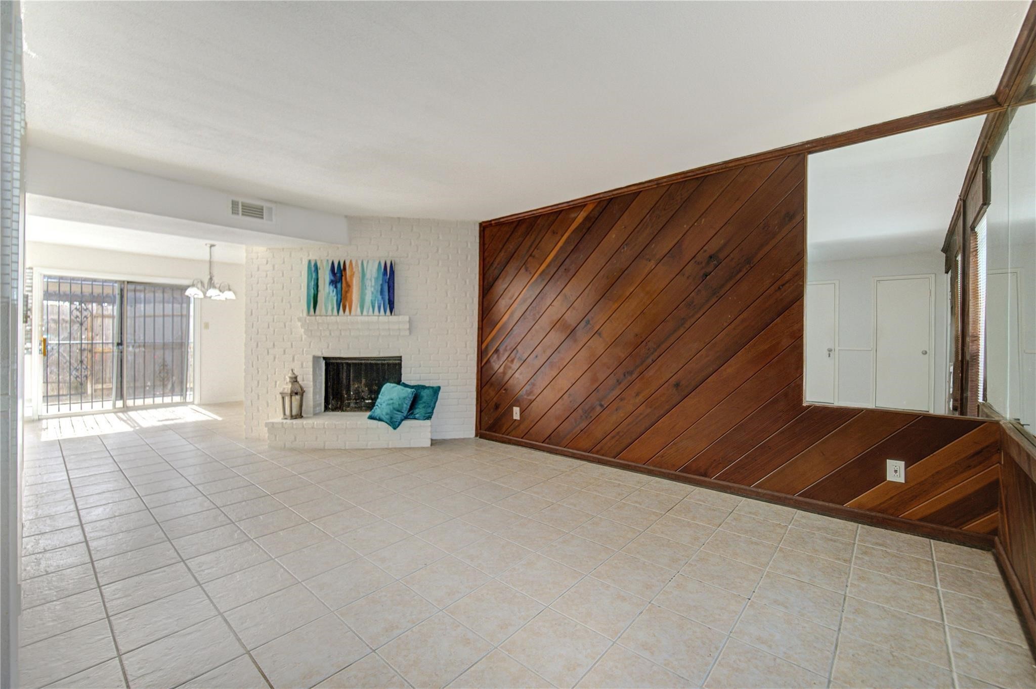14633 Perthshire Road Houston, TX 77079 - Photo 4 of 48