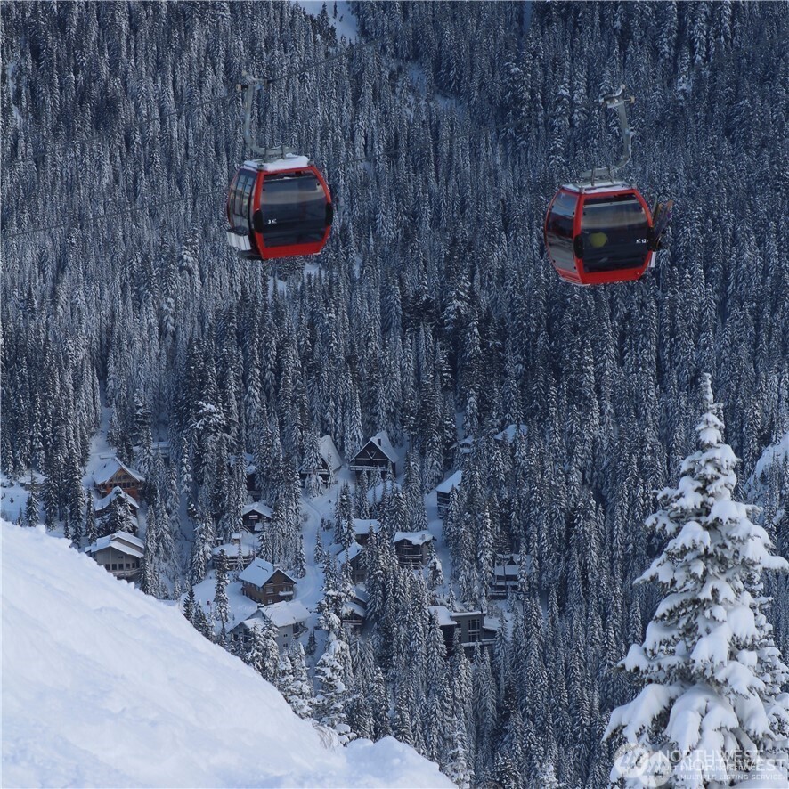 321 Gold Hill Road Enumclaw, WA 98022 - Photo 5 of 5 a front view of a house with a yard