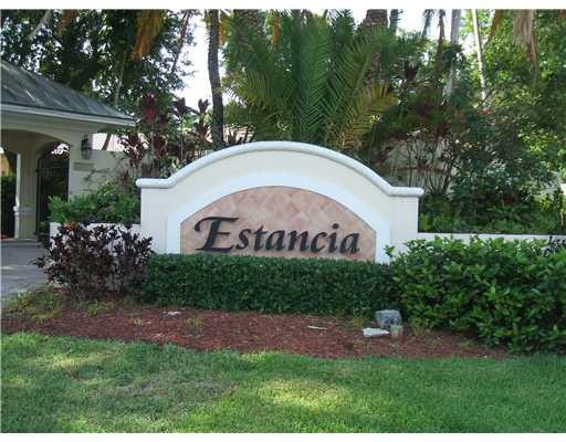 6663 South Grande Drive Boca Raton, FL 33433 - Photo 4 of 10 Exterior Front