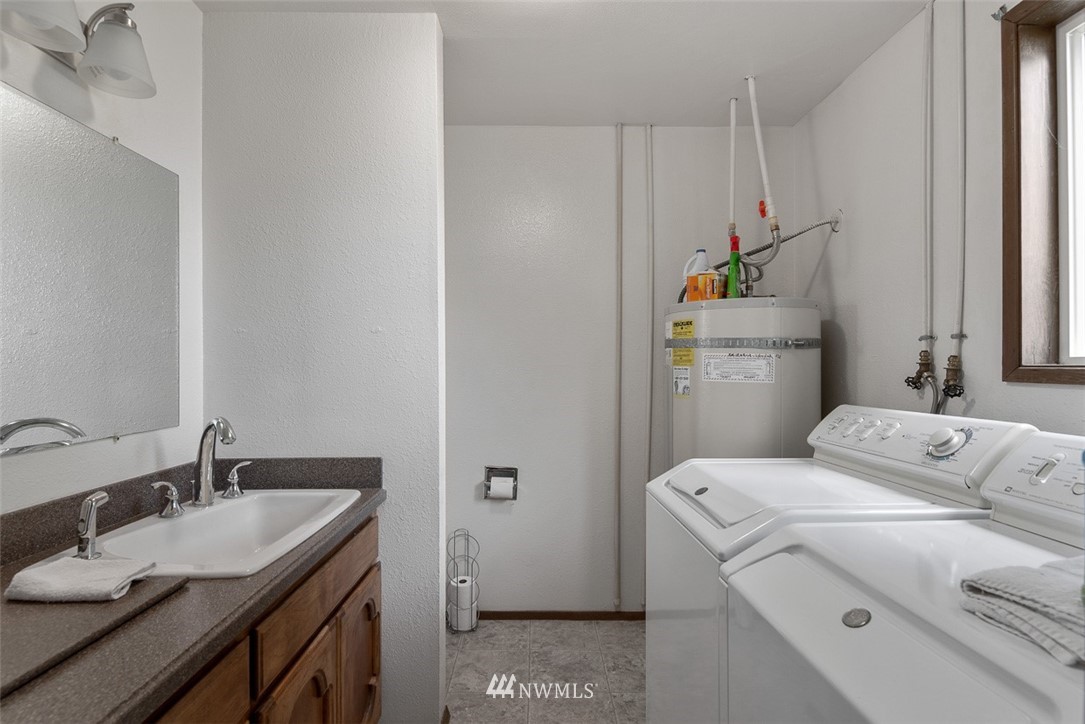 7010 Dahlberg Road Ferndale, WA 98248 - Photo 12 of 17 Gallery Image 12