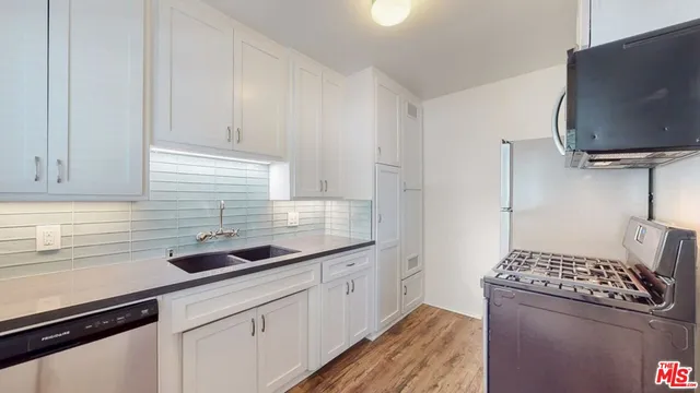 $2,195 | 11284 Montana Avenue, Unit 12, Los Angeles, CA 90049