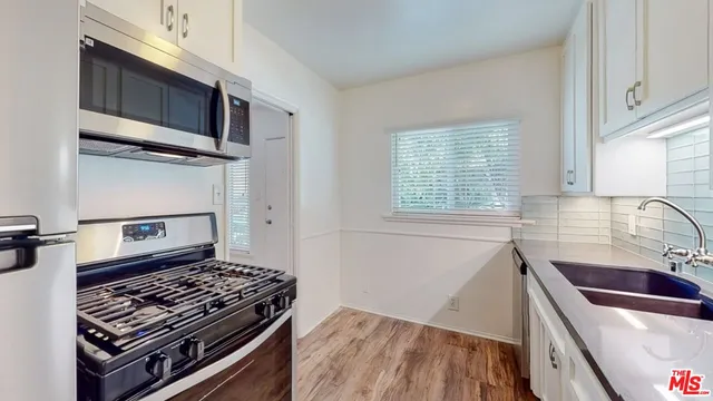 $2,195 | 11284 Montana Avenue, Unit 12, Los Angeles, CA 90049