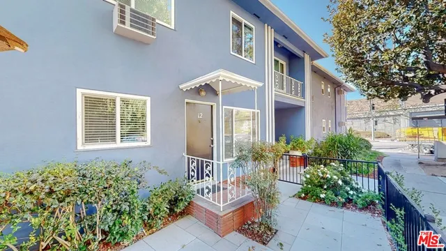 $2,195 | 11284 Montana Avenue, Unit 12, Los Angeles, CA 90049