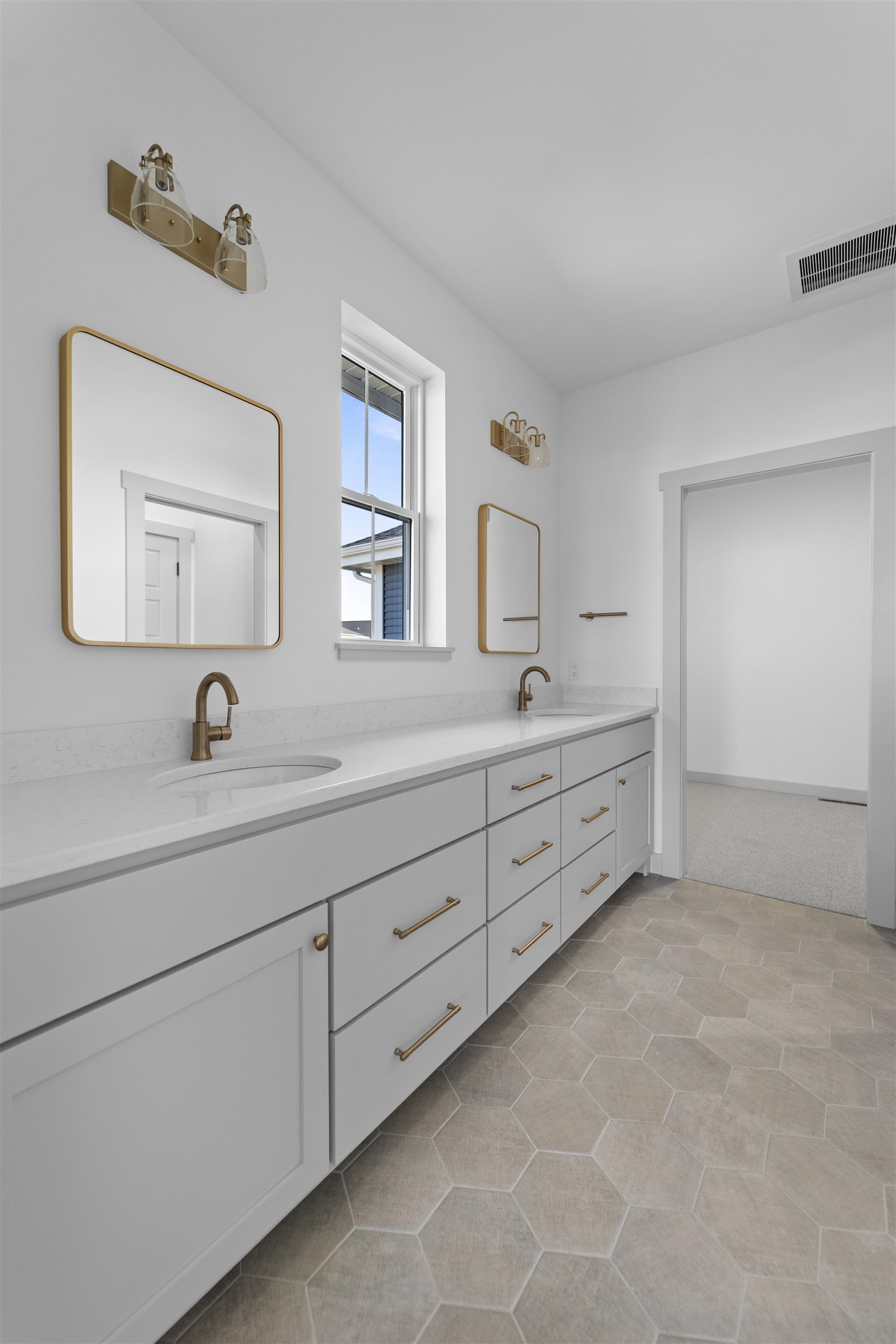 4098 Hanover Drive DeForest, WI 53532 - Photo 22 of 35