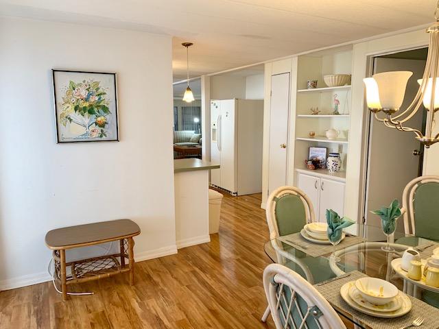 702 North Silver Circle Key Largo, FL 33037 - Photo 14 of 38 a living room with furniture and a window