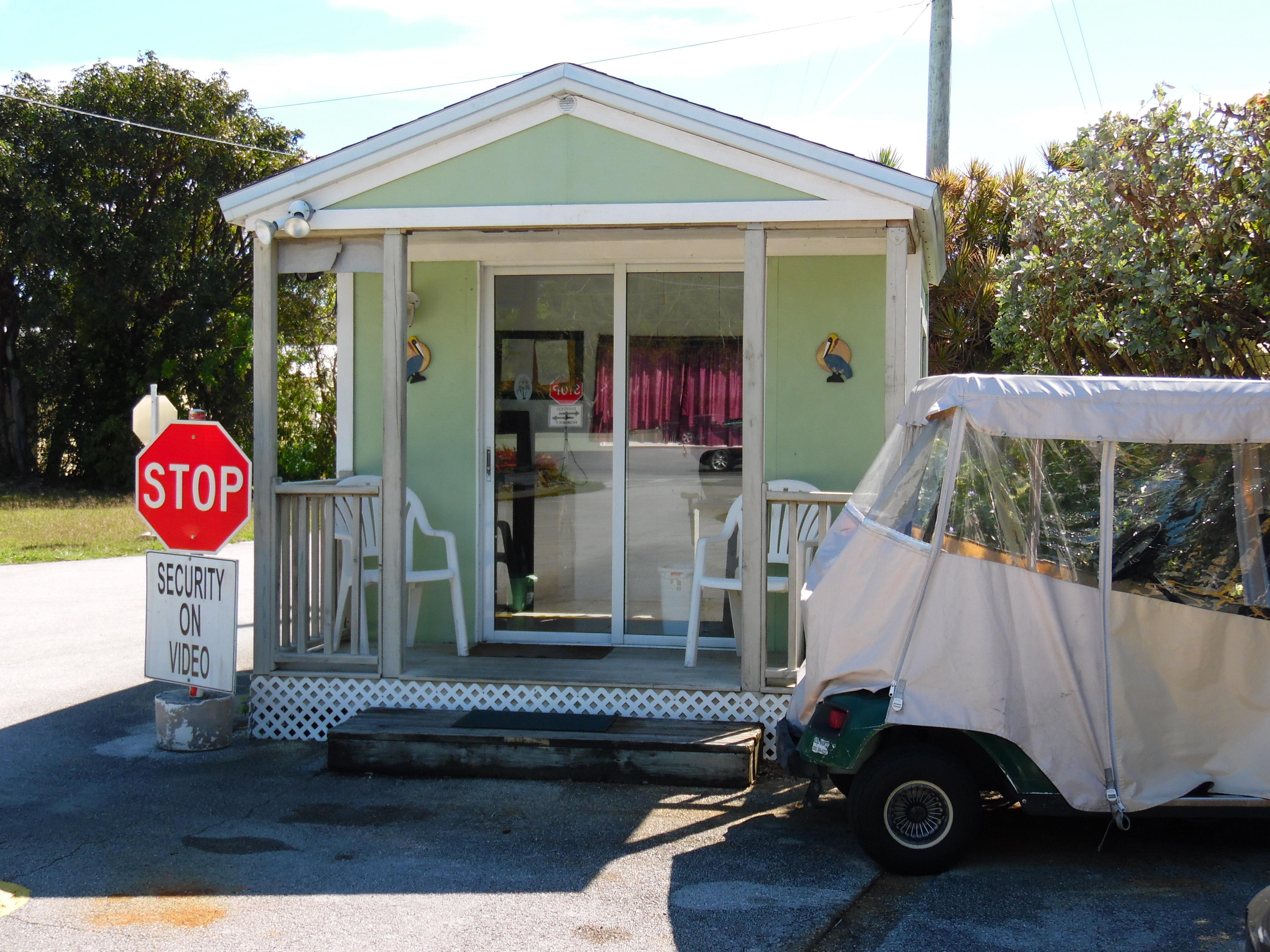 702 North Silver Circle Key Largo, FL 33037 - Photo 37 of 38 a front view of a house