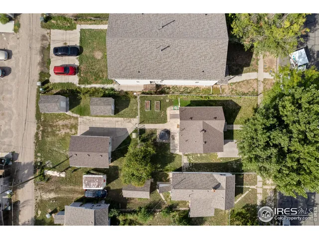 a view of a house with a outdoor space