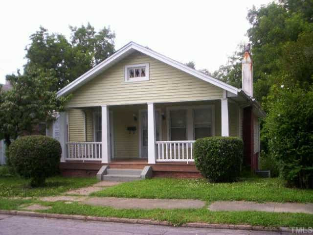Vinyl Siding Craftsman Style Home. Great Condition! Exterior Front