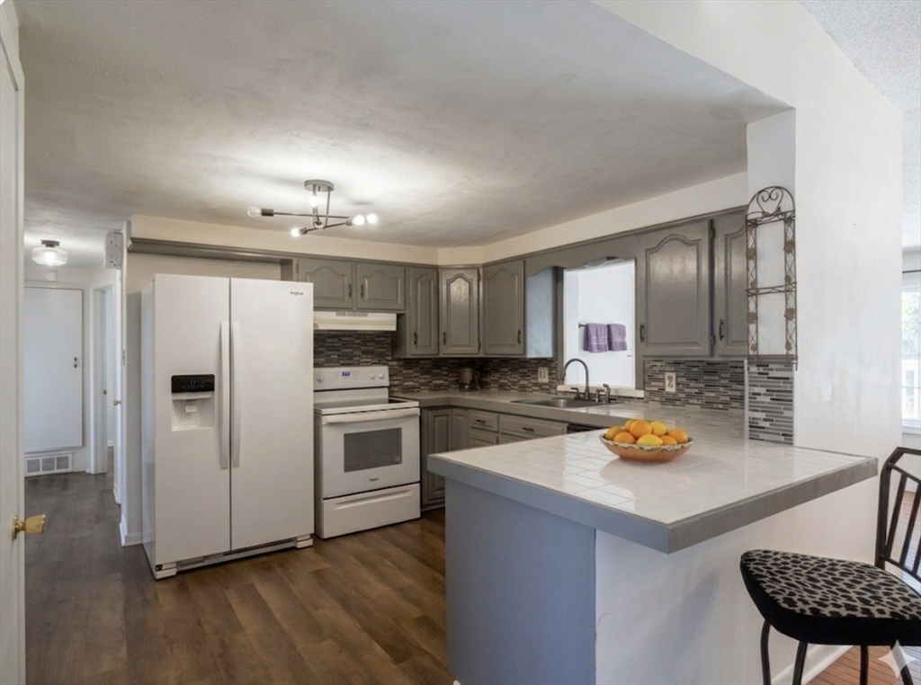 36 O Connell Street Springfield, MA 01104 - Photo 4 of 9