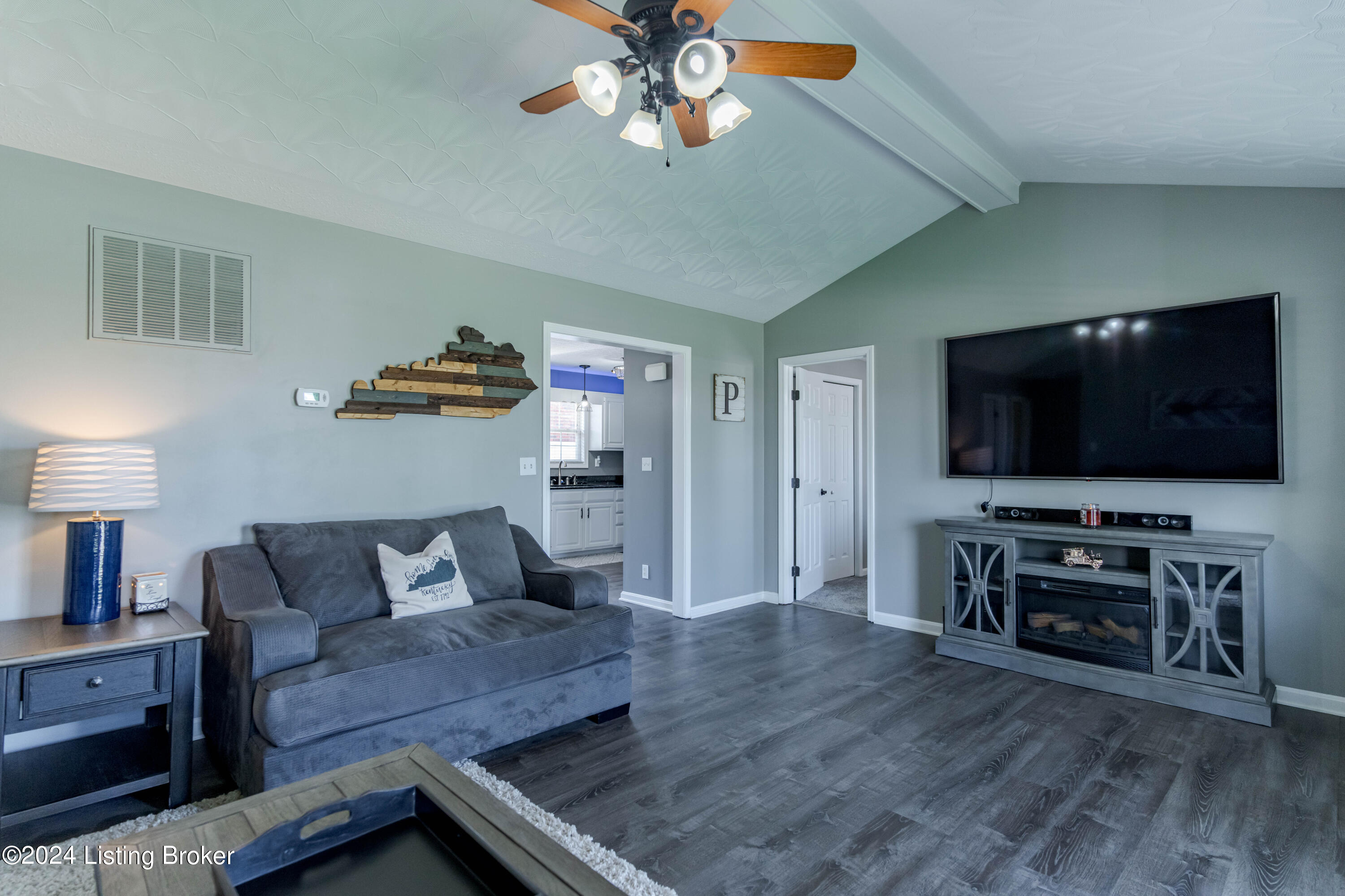 235 Forest Ridge Drive Mount Washington, KY 40047 - Photo 10 of 54 DSC01830