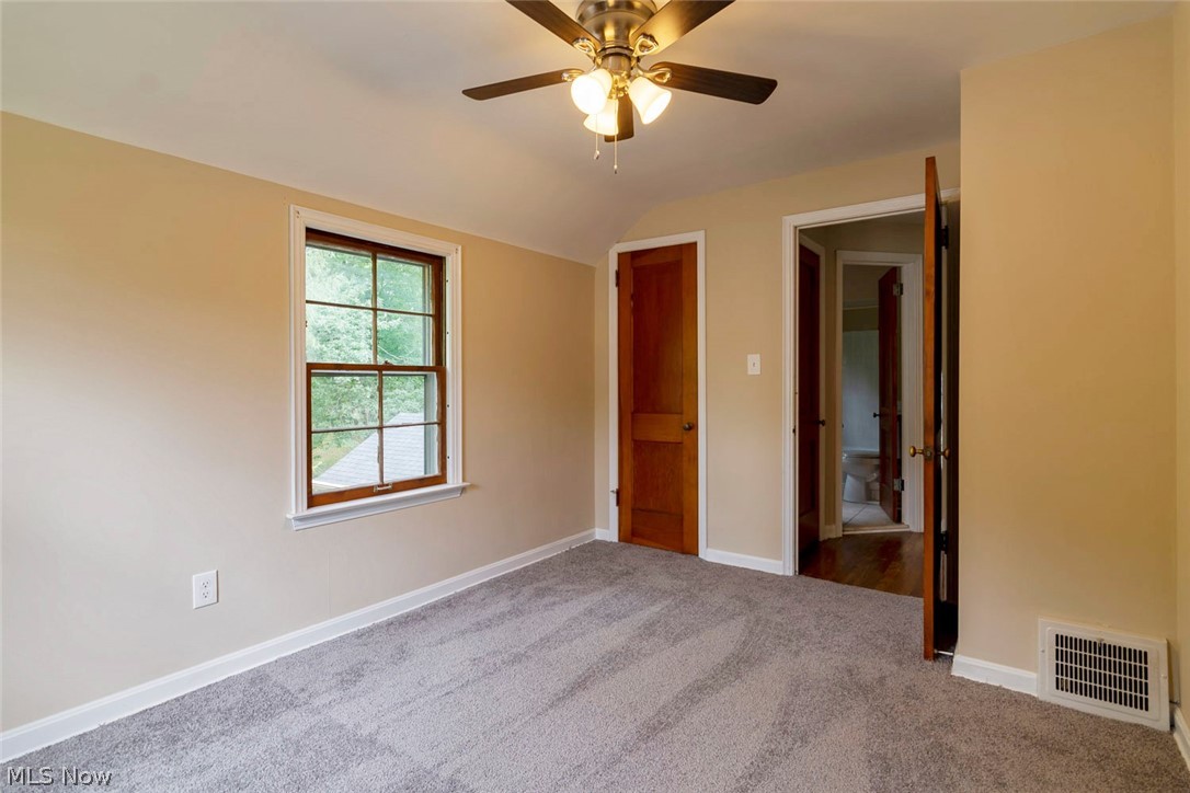 4899 Anderson Road Cleveland, OH 44124 - Photo 12 of 25