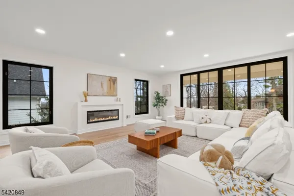 $2,498,000 | 84 Maple Street, Millburn, NJ 07041