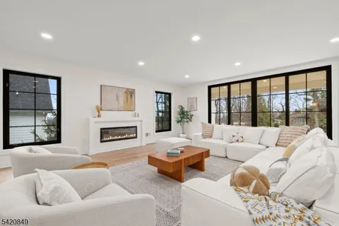 $2,498,000 | 84 Maple Street, Millburn, NJ 07041