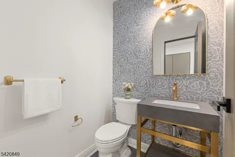 $2,498,000 | 84 Maple Street, Millburn, NJ 07041